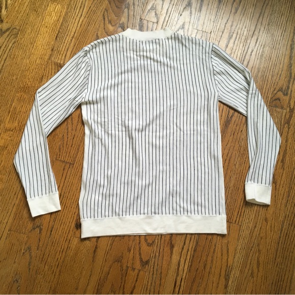 DKNY 100% Merino Wool sweater. Size small - Picture 2 of 4